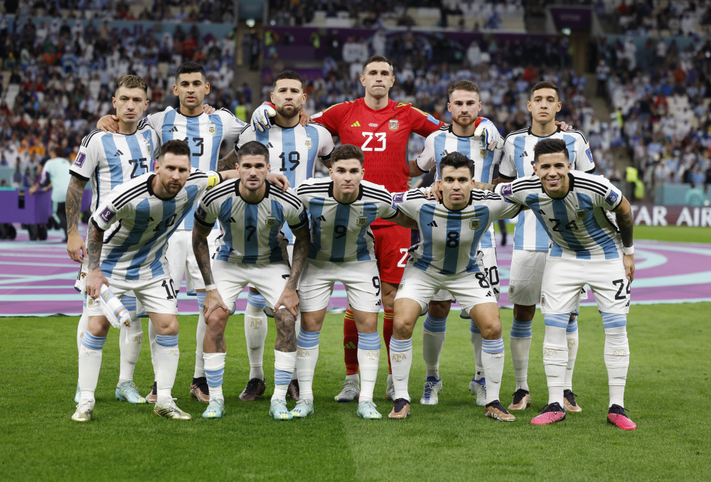 篮球勇士球星单场命中三分刷新纪录