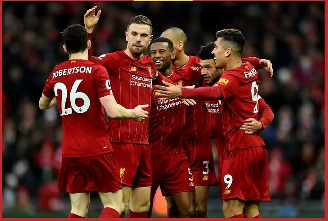 詹姆斯助攻队友完成精彩扣篮