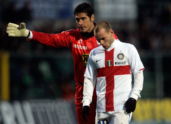 足球报：浙江队未来要争取中超冠军，卡内达是否留任还没定（足球报：浙江队瞄准中超冠军，卡内达去留未定）