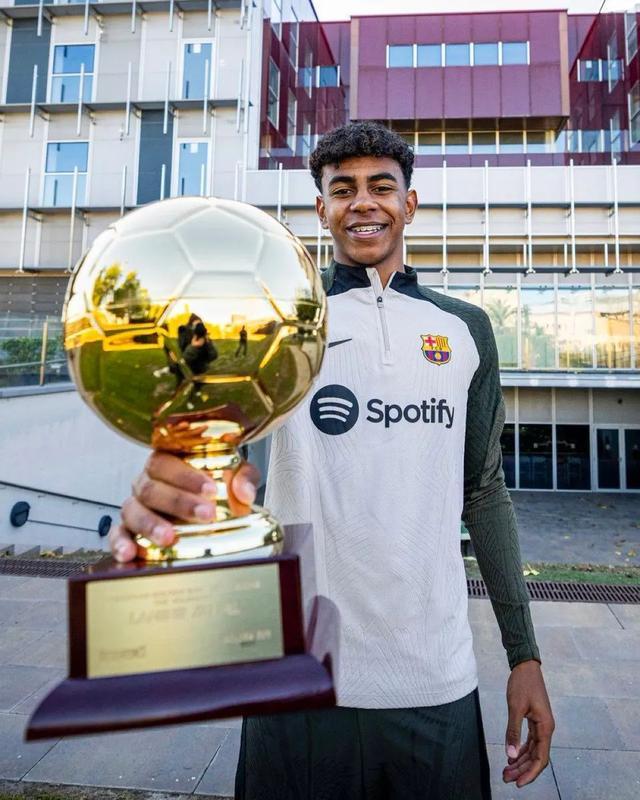 在线辟谣！里弗斯：我们和字母哥没有对话，他也没要求被交易