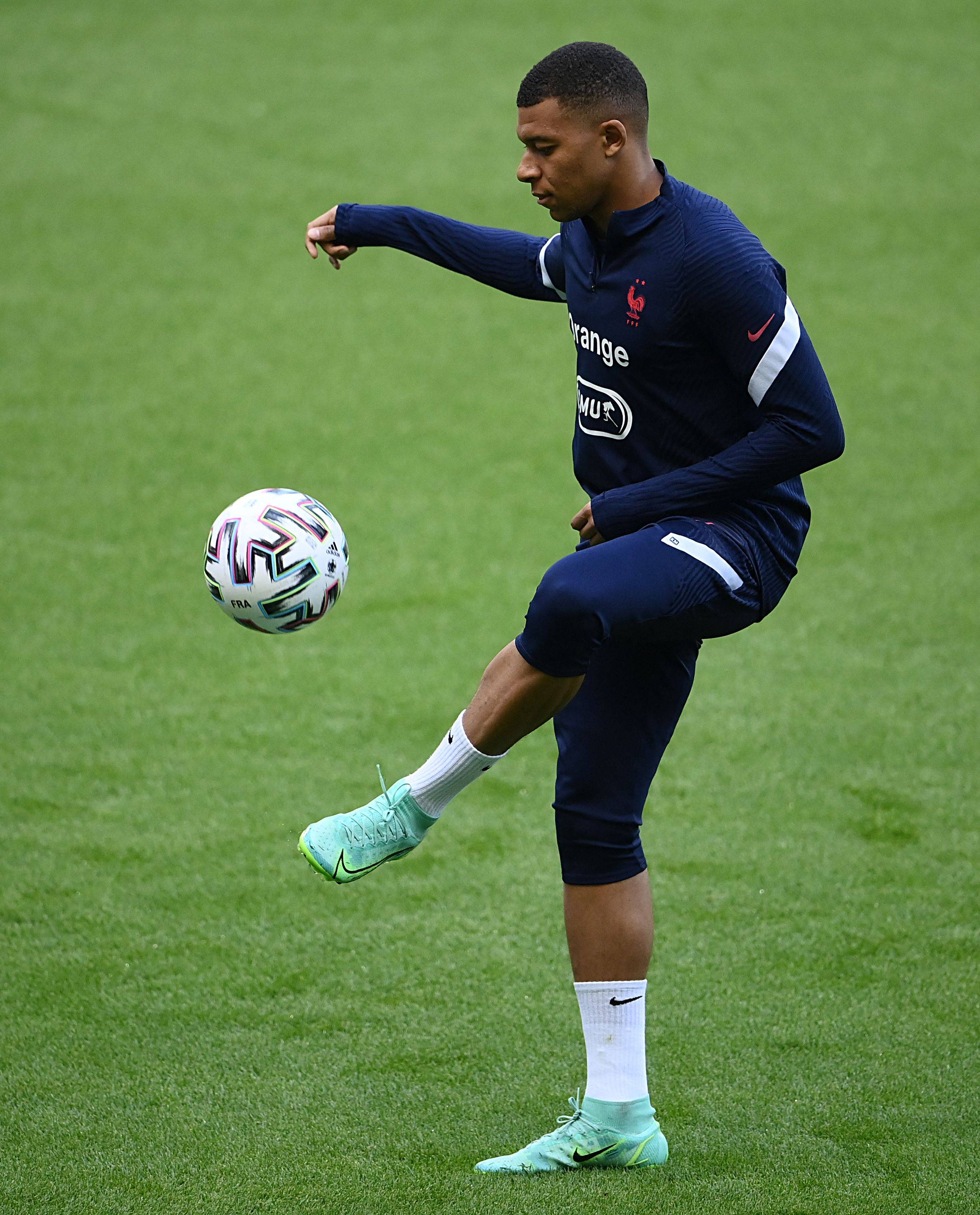 👀会说些什么呢？詹俊：已与齐达内交流近期足坛热点话题