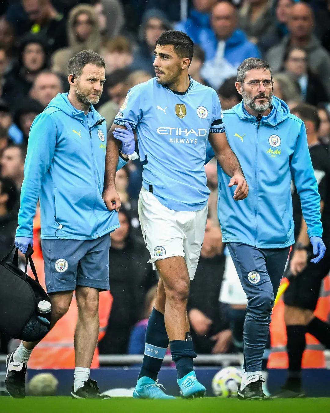 热议国安夺足协杯：河南经验不足，希望国安明年外战别搞砸（国安夺足协杯引热议：河南经验欠缺，盼国安明年外战不再失手）