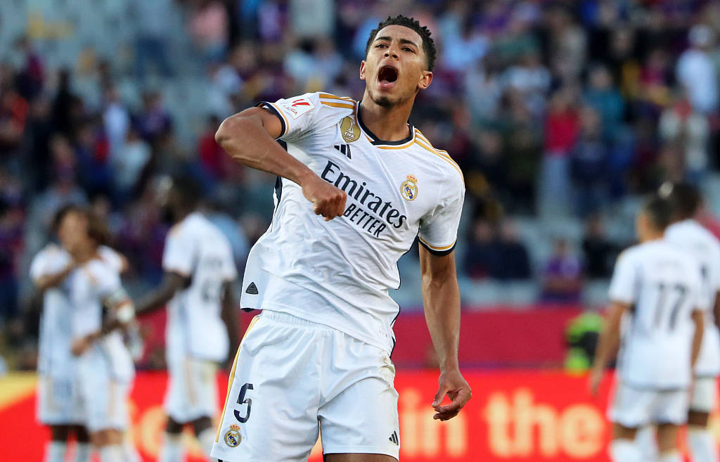 詹姆斯关键得分锁定胜局