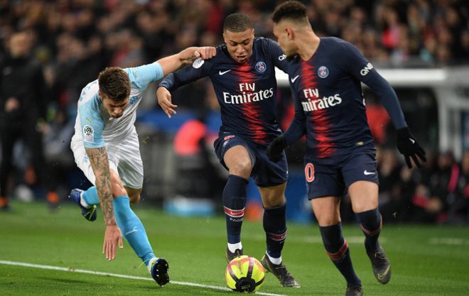 马特拉齐：罗纳尔多是梅西和C罗的结合体，我从不直接防守他