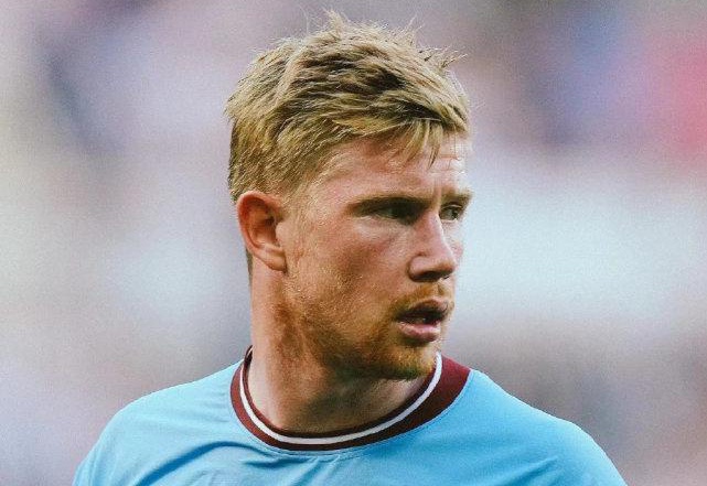 梅西职业生涯获得13座联赛冠军：西甲10冠、法甲2冠、美职联1冠（梅西生涯联赛冠军达13座：西甲10冠、法甲2冠、美职联1冠）